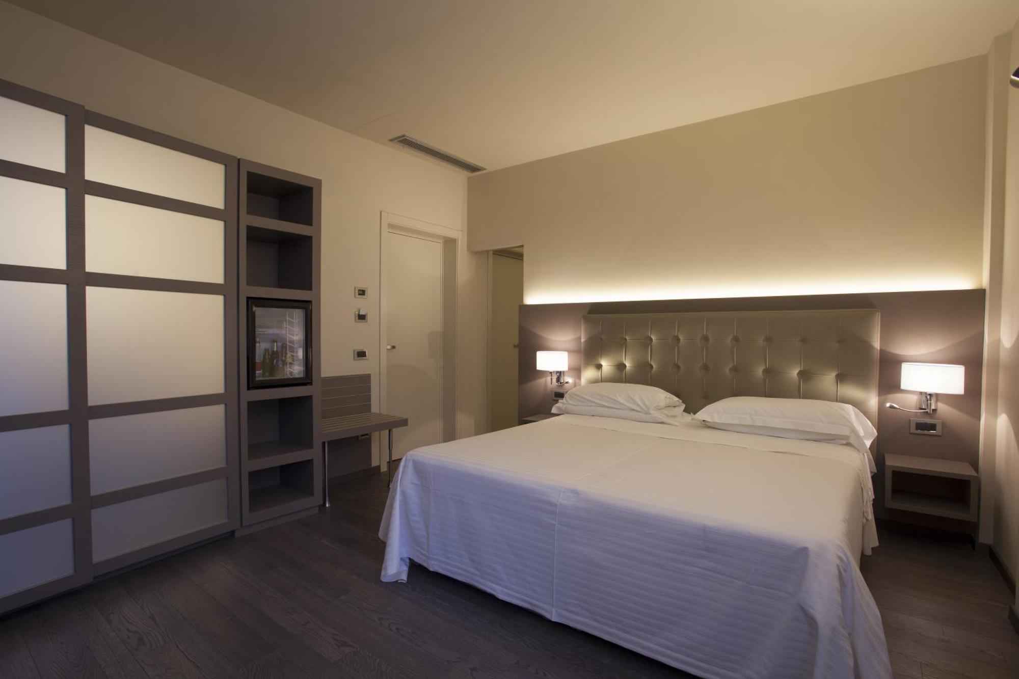 Hotel Dei Fiori Restaurant - Meeting & Spa Alassio Habitación foto